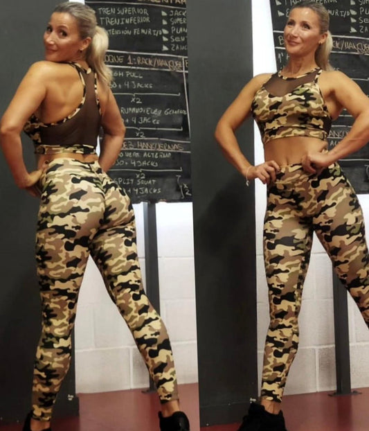 Conjunto de Top y Leggings con Estampado Militar