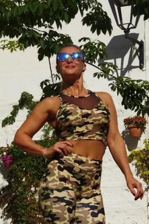 Top Tipo Nadadora con Estampado Militar y Detalles en Tul Negro