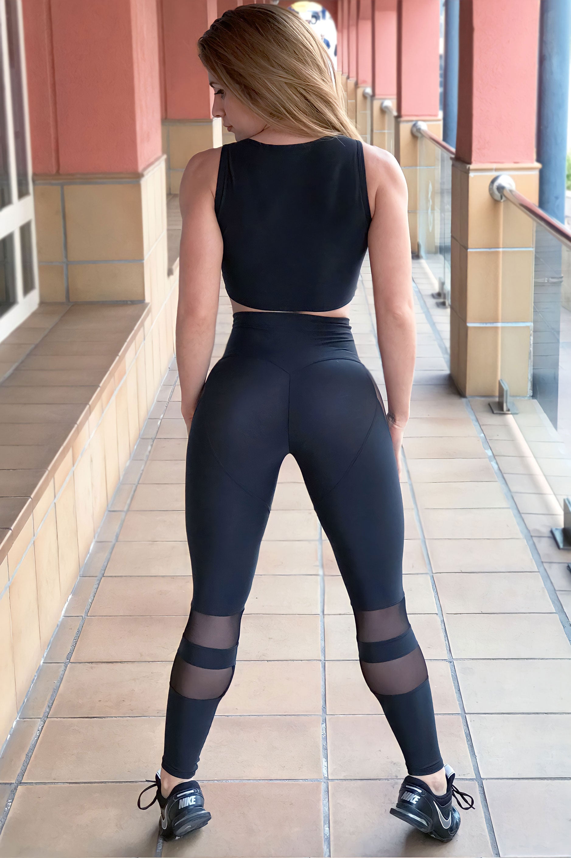 Leggings con transparencias